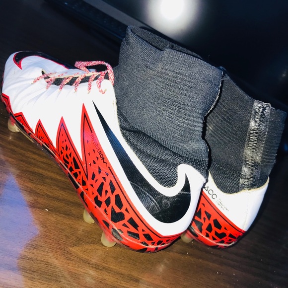 Nike Hypervenom - Picture 2 of 4